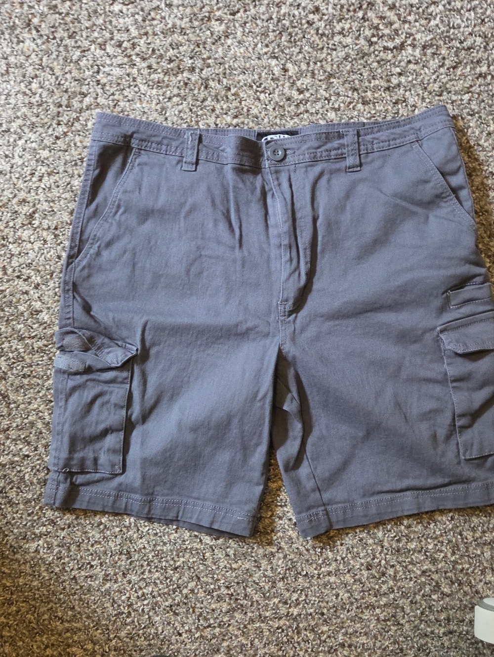 Men's Gray Cargo Shorts - Classic Casual Comfort